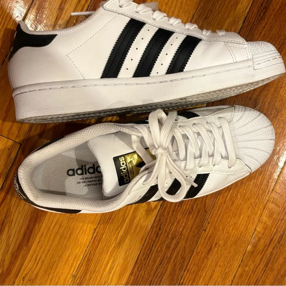 Adidas Superstar White with Black Stripes - Picture 1 of 5